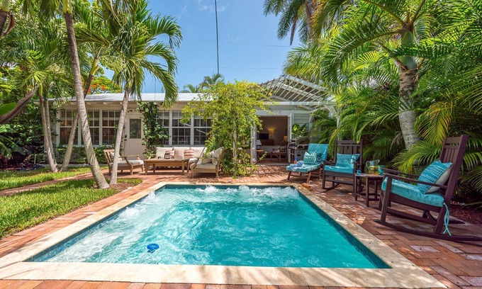 Flamingo Parks Casa | The Palms Resort Oasis - Guest House Full Kitchen