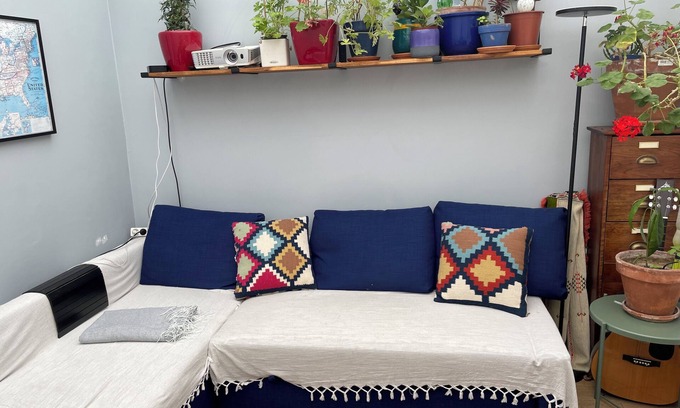 Asiatique Apartamento | The Paris Impasse Hideaway: Duplex in quiet 13th district. Up to 5 Guests.