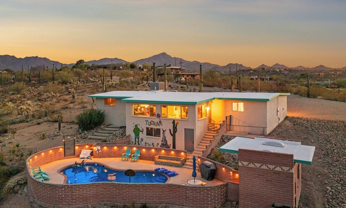 Tucson Casa | The Peaceful Valley-Views-Pool-Game Room-Comfy Beds-Waffles-Hiking@Saguaro West