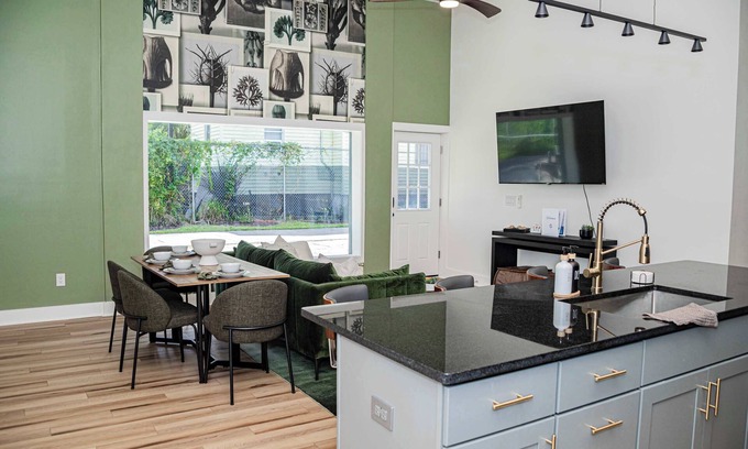 Springfield Casa | The Pearl & Oasis Duo Stylish 8BR Retreat