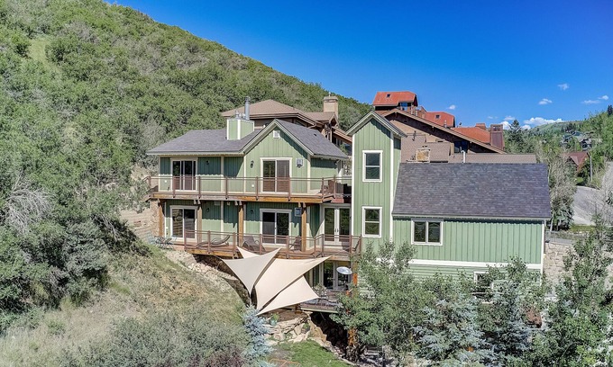 Downtown Park City Cabaña | The Pearl of Park City by Avantstay Remarkable Home in Old Town w/ Hot Tub