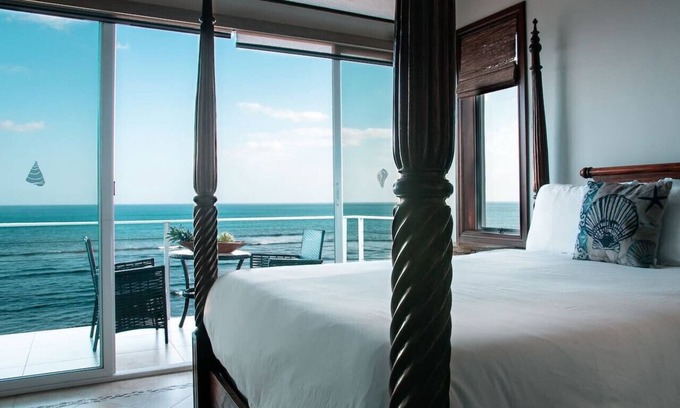 Boca Corona Apartamento | Escape to Paradise Beachfront Suites Panama's Premier Boutique Hotel Pearl Suite