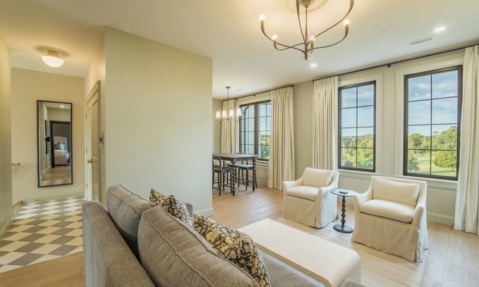 St. Mary's Apartamento | The Penrose Suites