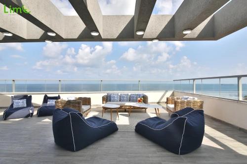 Haifa Apartamento | The Penthouse on the BEACH - 3BR by Lime Luxe