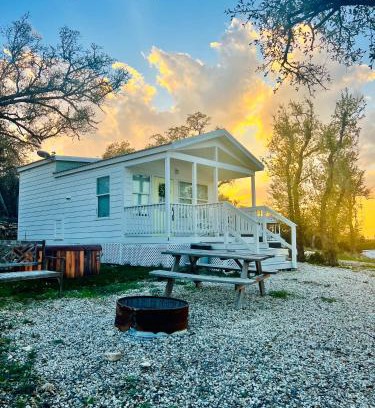 Spring Branch Casa | The Perch- Texas Tiny Haus with amazing views