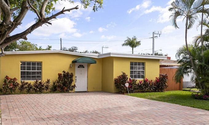 Poinsettia Heights Casa | The Perfect get away you Need