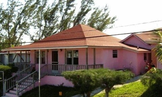 Arthur's Town Cabaña | Las vacaciones perfectas Hideaway - Cottage se asoma a una de 180 grados con vista al mar!