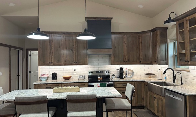 Tahlequah Apartamento | The perfect, quiet hideaway! Spacious 1-bedroom with all the amenities of home.
