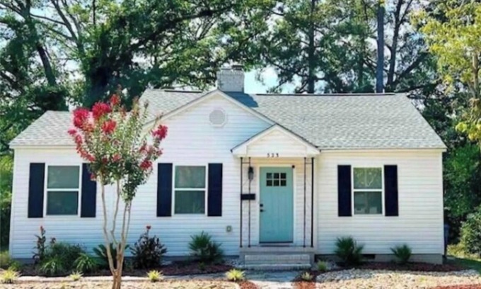 Princess Place Casa | The Pet Friendly Port House with a Fully Fenced in Back Yard!!