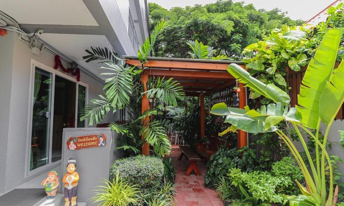 Hua Hin Hotel | The Phen House