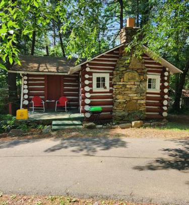 Woodfin Complejo | The Pines Cottages
