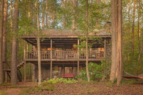 Benton Casa | The Pines Riverside Log Cabin On The Ocoee