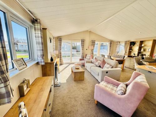 Walton on the Naze Casa | The Pink Lady