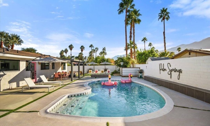Vista Norte Casa | The Pink+Palm Poolside Retreat w/Amazing Mountain Views!