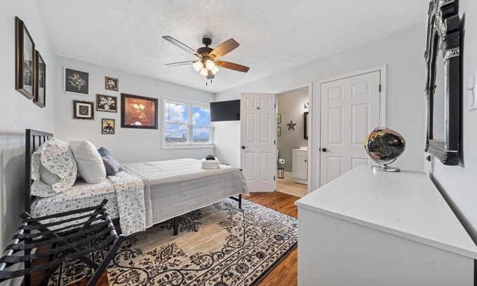 South Side Slopes Casa | The Pittsburgh Balcony House