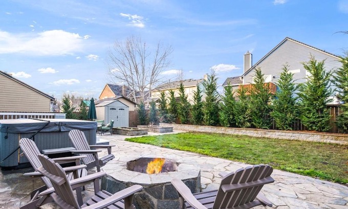 Rock Creek Casa | The Place To Be; With A Hot Tub!