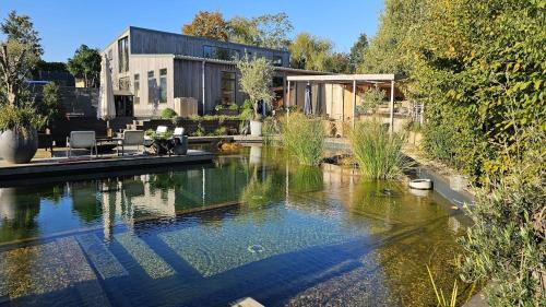 Cropredy Casa | The Plant House by Group Retreats