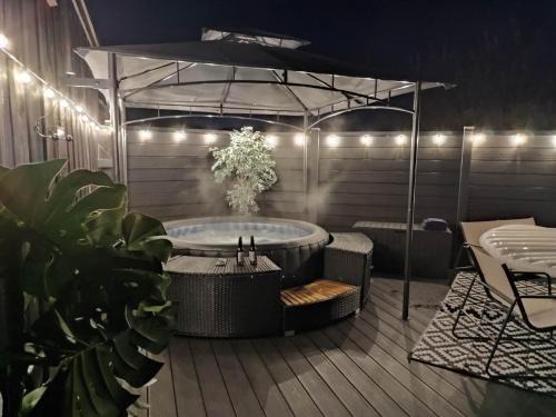 Bawnboy Apartamento | The POD Unique & Stylish Luxury Accommodation With Hot Tub