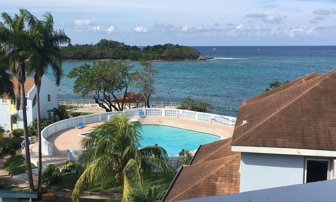 Orange Bay Apartamento | The Point-a jewel of Negril for couples or a small family.