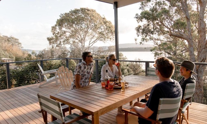 Green Point Casa | The Point Lake House