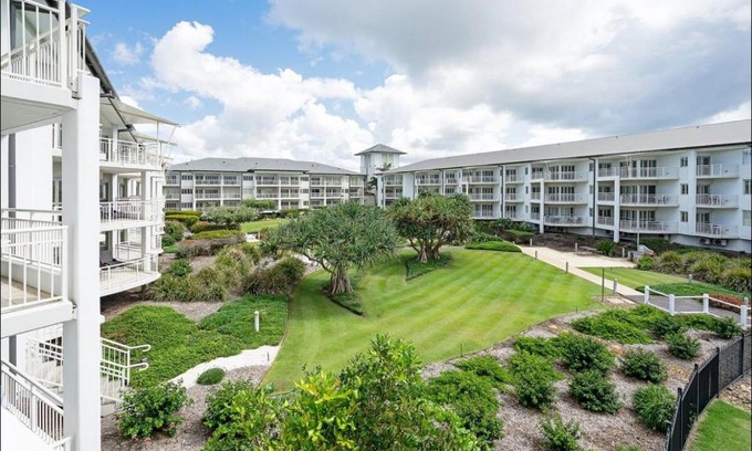 Kingscliff Apartamento | The Pool Resort Kingscliff - 2 BR Ocean Facing Apartment (6230) - Holiday Management Co.