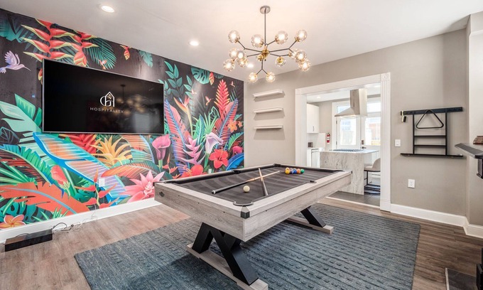 Downtown Columbus Casa | The Pop Fusion Pad in Short North