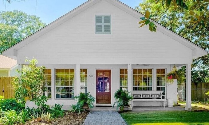 Biloxi Casa | The Porch House off Front Beach