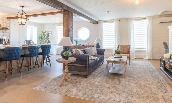 Yarmouth Apartamento | The Port Loft: Harbourview charm