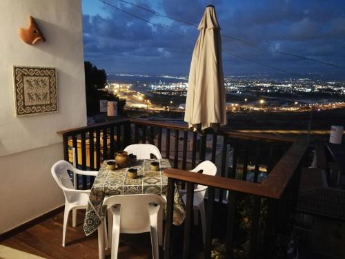 Haifa Apartamento | The Potter's House overlooking the Bay of Haifa