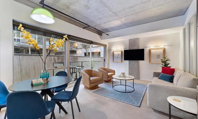 East Melbourne Apartamento | The Powlett - East Melbourne by Ready Set Stay