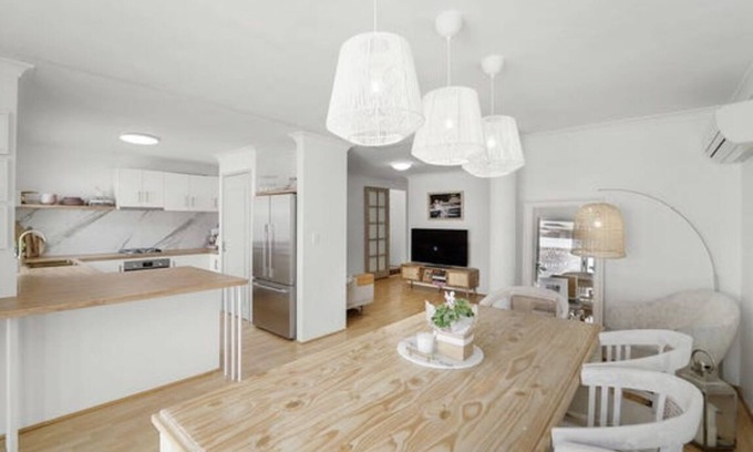 Karrinyup Casa | The "Pretty Beach House"