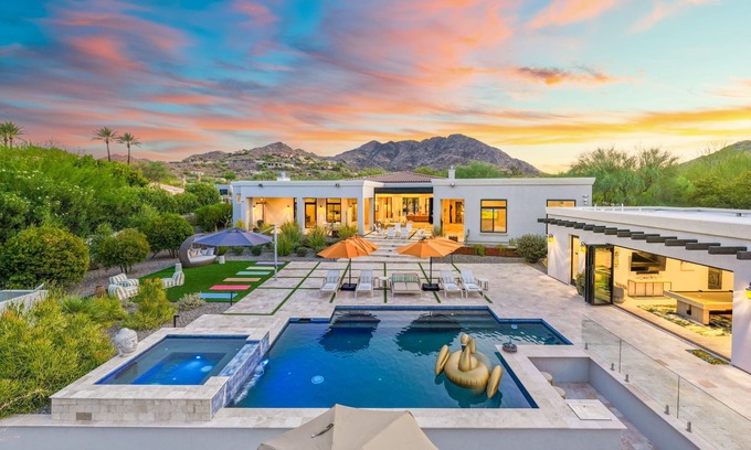 Paradise Valley Casa | The Private Paradise Valley Luxe Estate- Casita, Heated Pool, Hot Tub, Views
