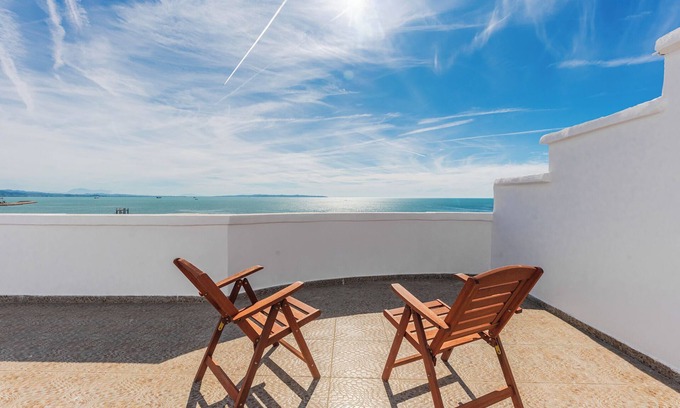 Durres Apartamento | The Promenade Seaview by PS