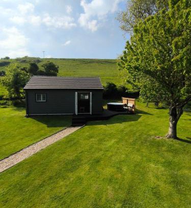 Weymouth Chalet De Esquí | The Pumphouse with Hot Tub