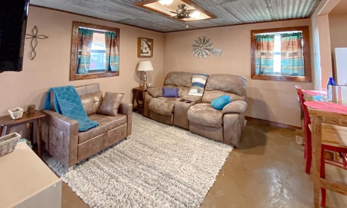Welch Casa | The Quaint Country Home