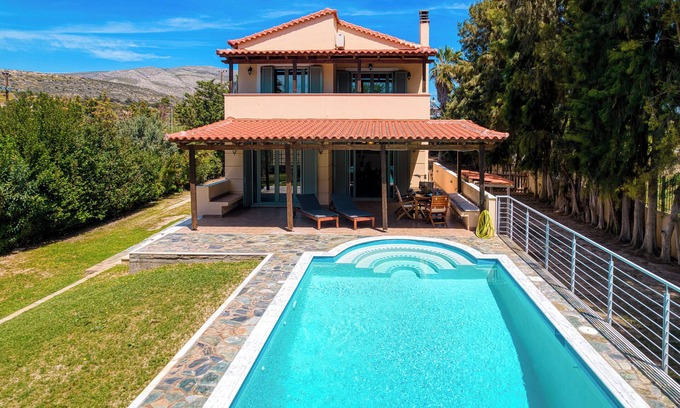 Keratea Villa | The Quiet Escape Villa Anavissos
