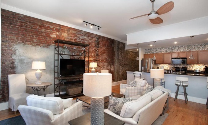 Old City Apartamento | The Quiet Old City Hideout