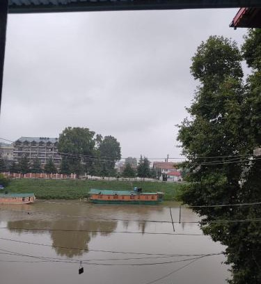 Srinagar Casa | The Qulsum Homestay
