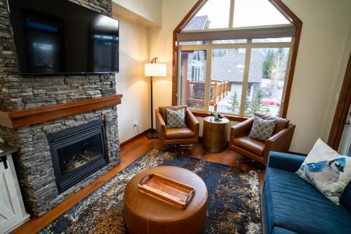 Canmore Casa | The Raven Suite at Stoneridge Mountain Resort