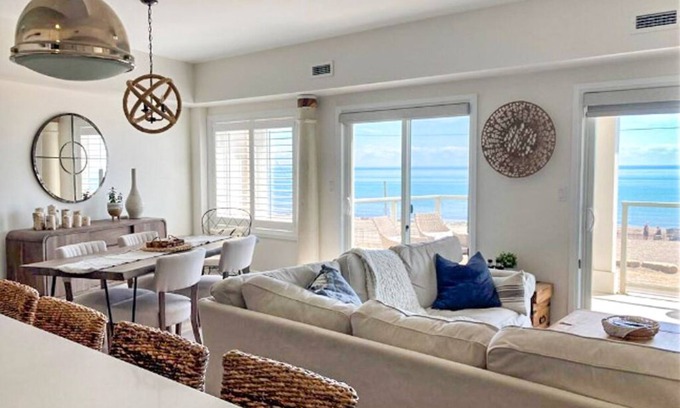Long Point Condominio | "The Red Sand" Beachfront Luxury Condo-Long Point