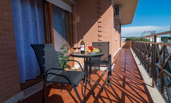 Civitavecchia Apartamento | The Regin - Dos Habitaciones Piso, Capacidad 6