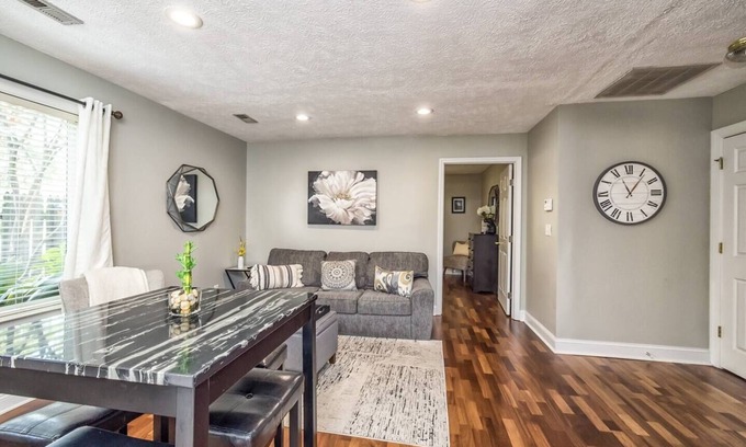 Wilmington Apartamento | The Relaxing Zen Garden. You've found it.