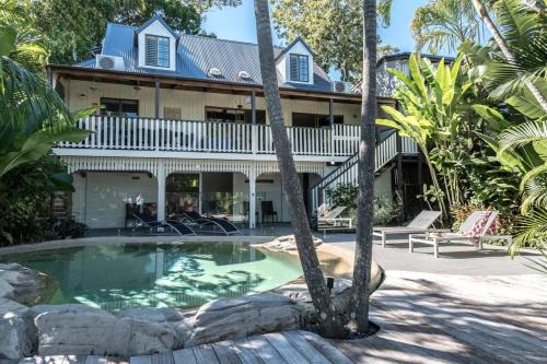 Noosa Heads Casa | ‘The Rest’ Stunning Noosa Family Beach Cottage