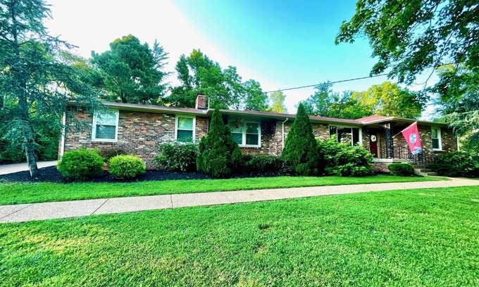 Nashville Casa | The Retreat At Opry Hills- Sleeps 8 - 3 Bedroom - 2 bathrooms