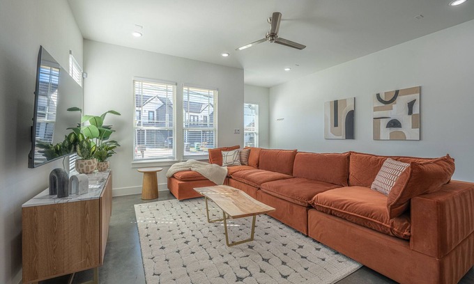South Central Houston Casa | The Right House @ East Downtown