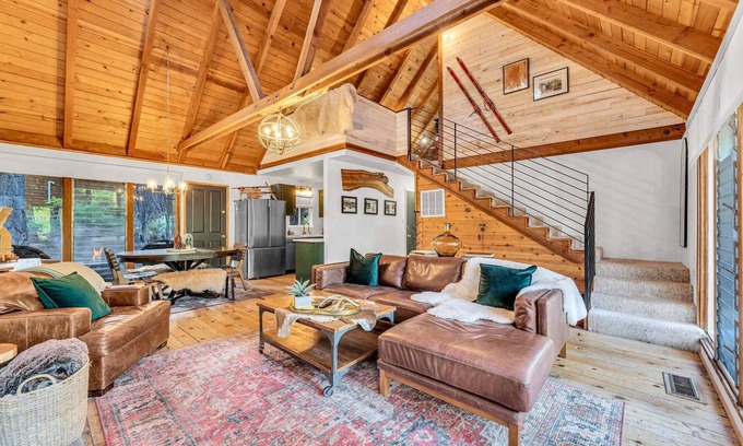 Sunnyside Chalet De Esquí | The Rigi Chalet- HOA Beach Access/Close to town!