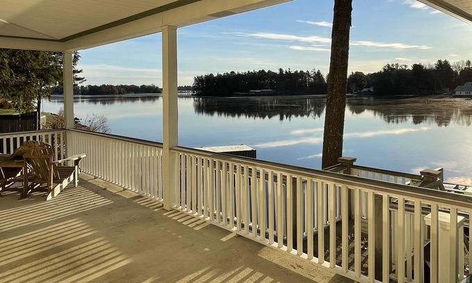 Wellesley Island Casa | THE RIVER a premier Wellesley Island Channel Front House