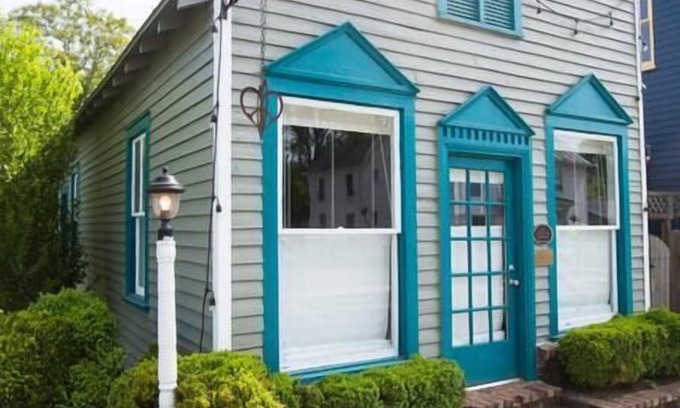 Sperryville Casa | The River Cottage: 29 Main Street