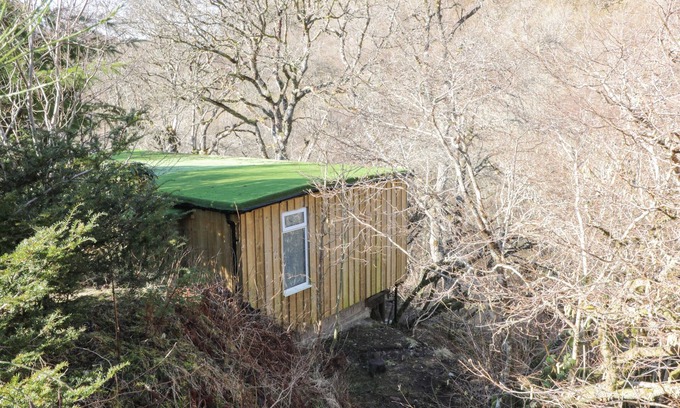 Lerags Cabaña | THE RIVER LODGE, romantic, country holiday cottage in Oban