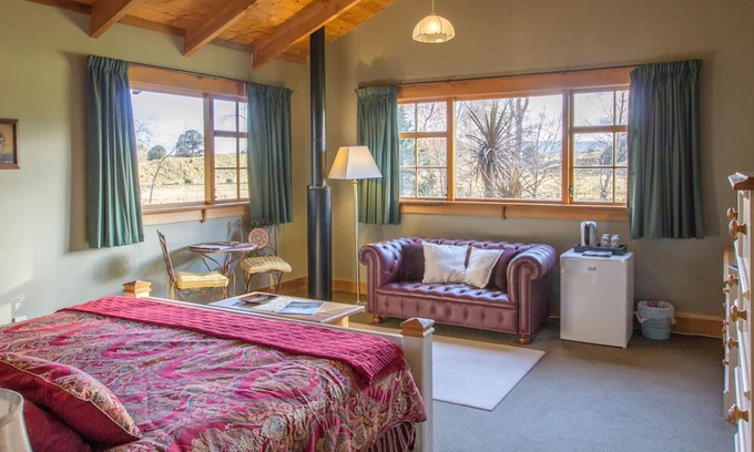Ohakune Cama Y Desayuno | Habitación 3 con vista a la montaña